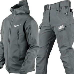 Nike – Αντιανεμικό και Παντελόνι